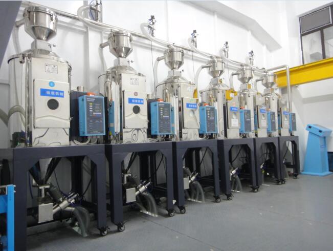 中央供料系統(tǒng)單機中的吸料機哪些組成的？